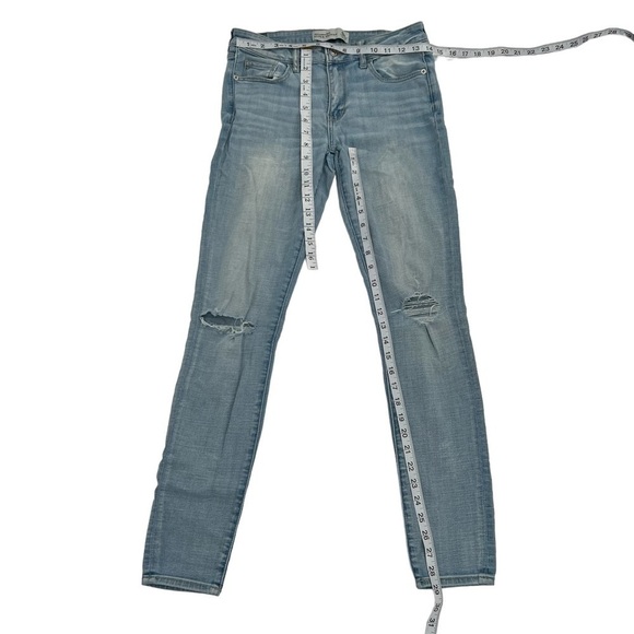 Abercrombie & Fitch Super Skinny Straight Leg Distressed Jeans Size 4 Women’s - Picture 4 of 5